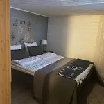 Huoneisto Kelogornitsa - Levikeskus 2 Km - Bus 300 M